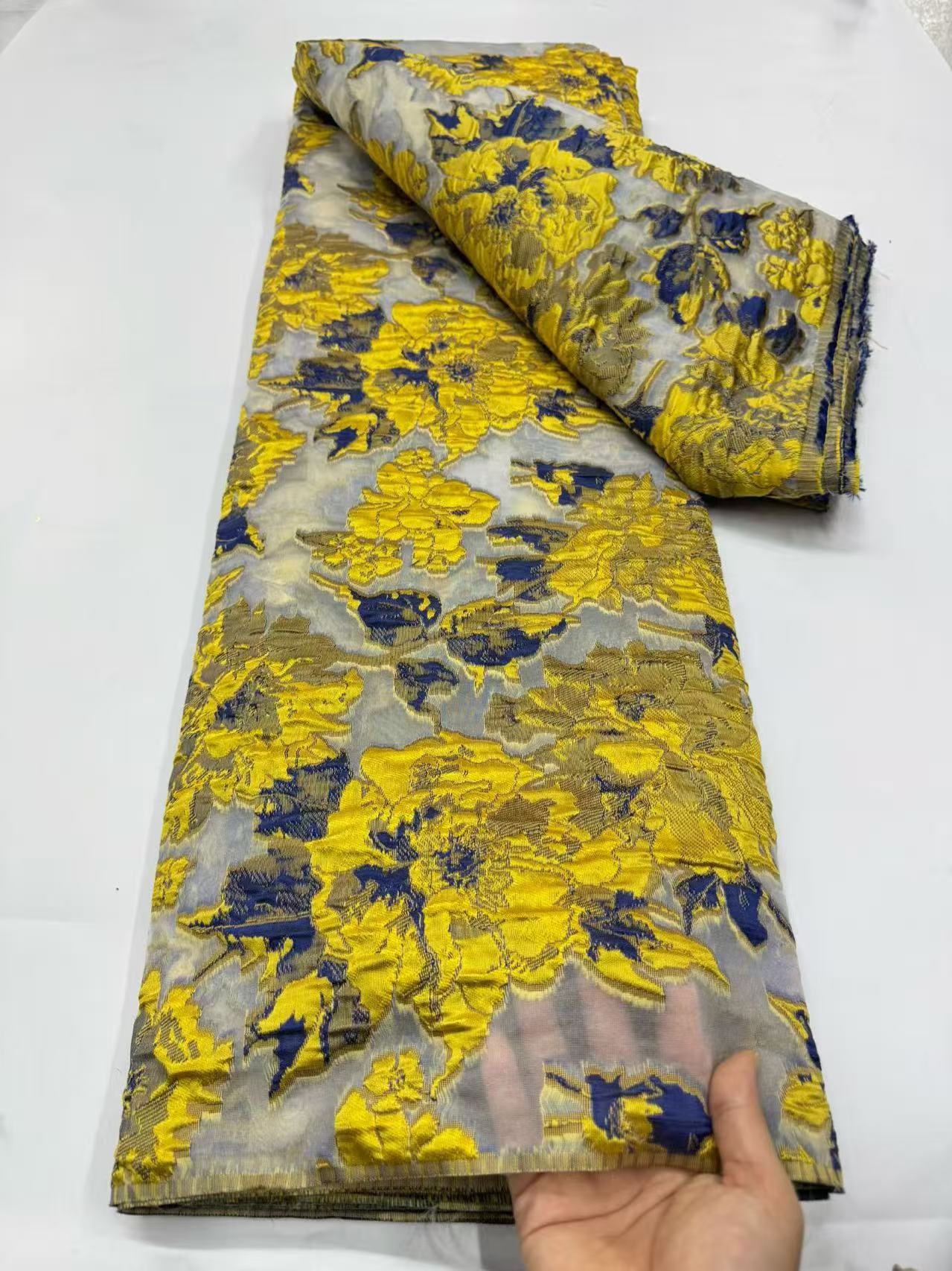 Lace Dress - Renda Jacquard Africana Luxuosa com Dourado